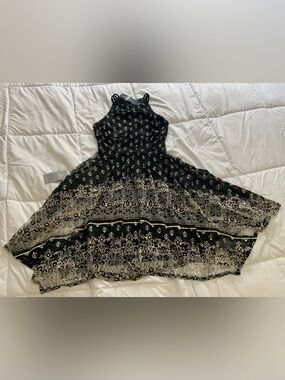 New LE CHATEAU dress Size XS